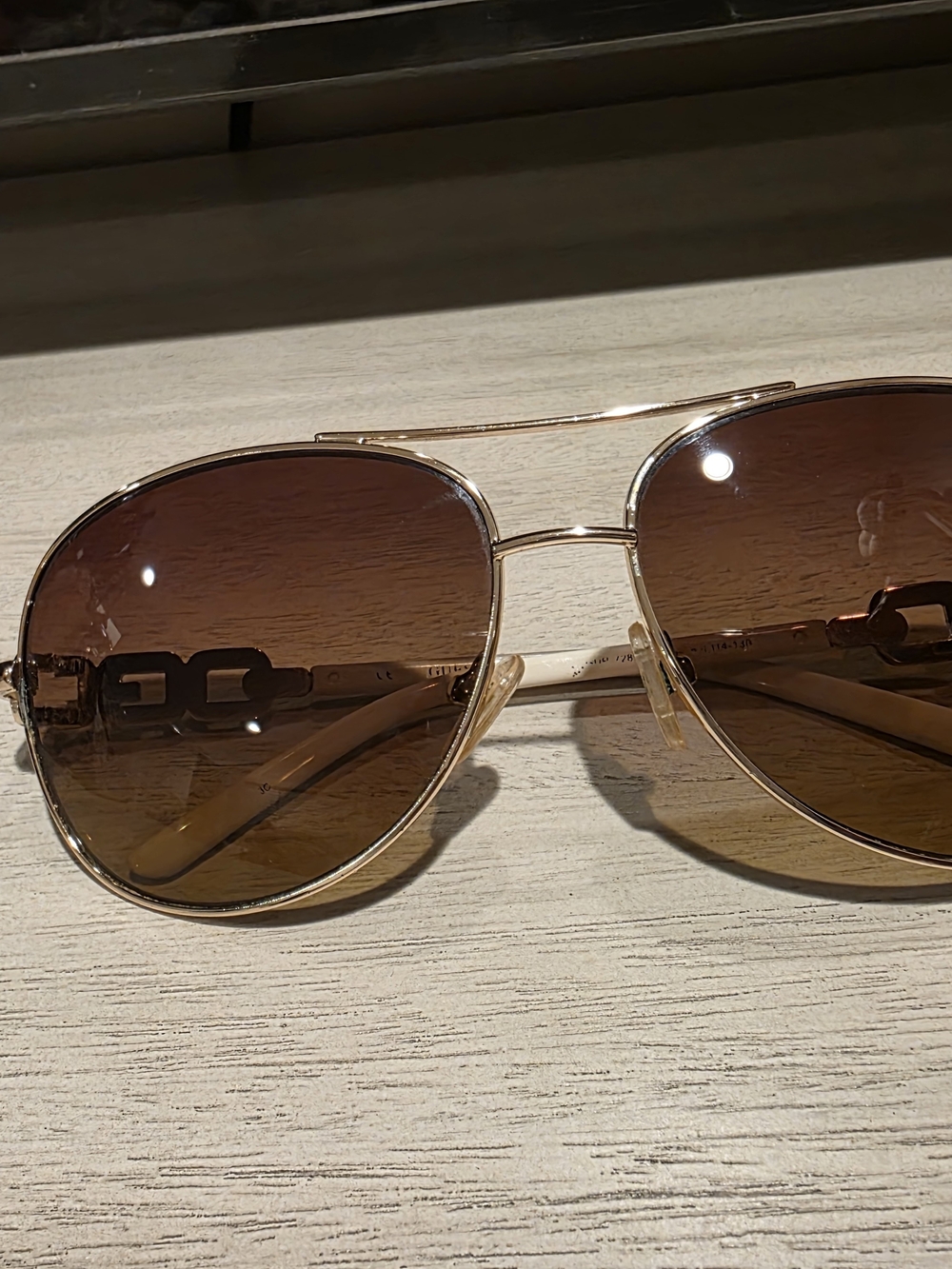 Guess Sunglasses with Brown Gradient Lenses